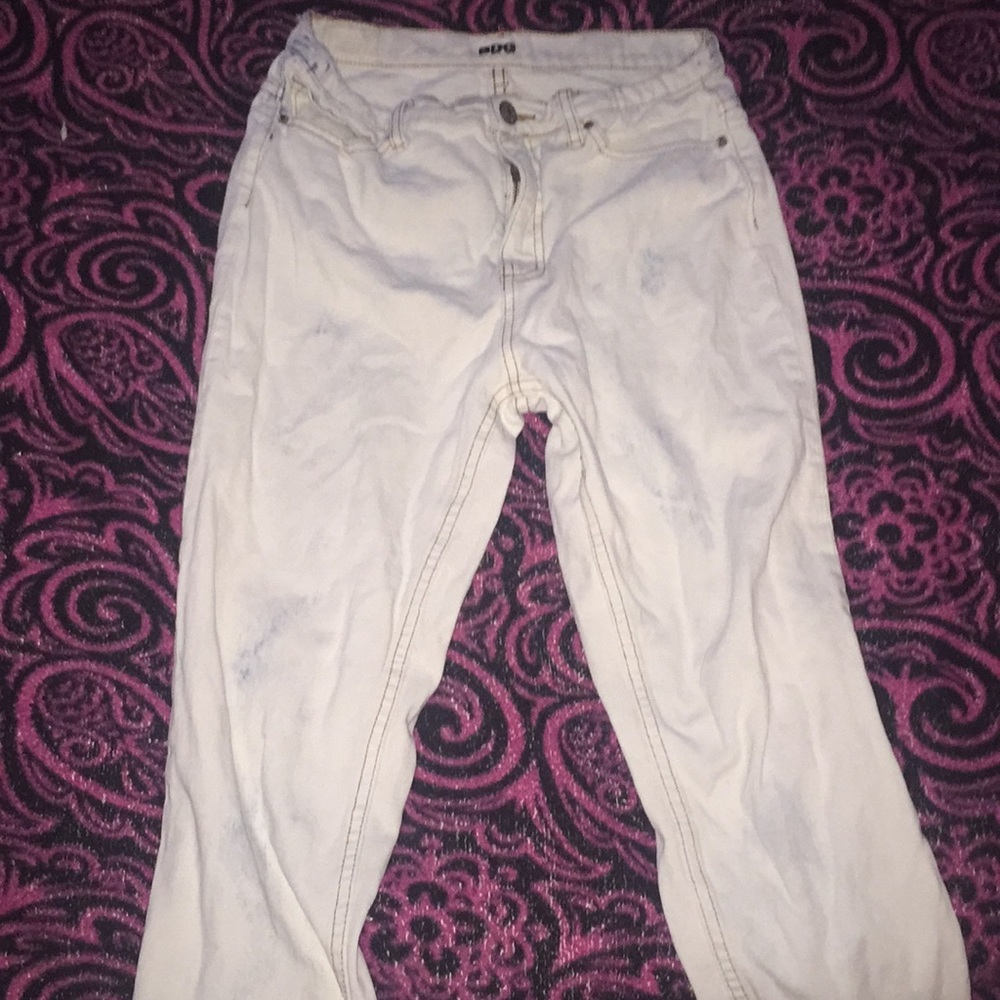 BDG Mom Jeans size 28